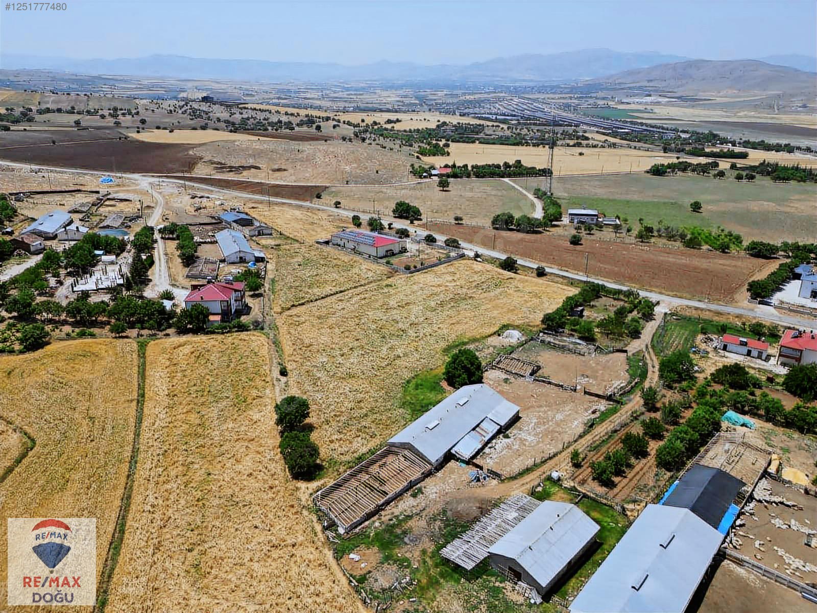 REMAX DOĞUDAN AŞAĞI HOLPENK'TE 6.473 M2 SATILIK TARLA - ELAZIĞ MERKEZ fotoğraf 3