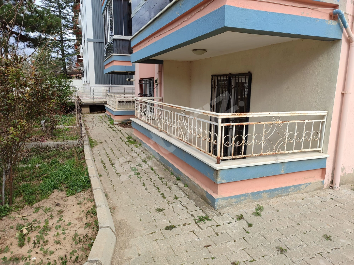 BOLVADİN MERKEZ KAYMAZ MAHALLESİNDE 3+1 SATILIK DAİRE - AFYONKARAHİSAR BOLVADİN fotoğraf 3