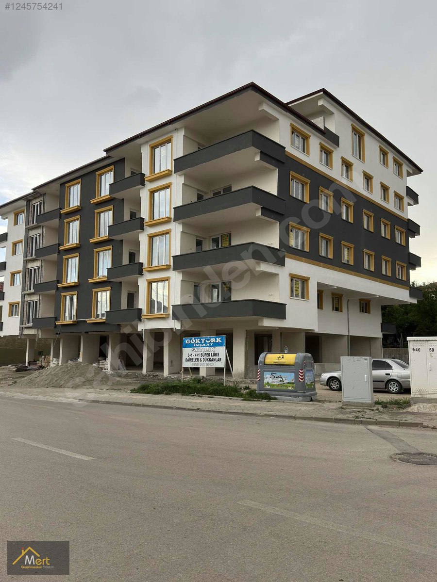 MERTTEN CADDE ÜSTÜNDE ARAKAT 4+1 165M2 SATILIK DAİRE - KIRIKKALE MERKEZ fotoğraf 4