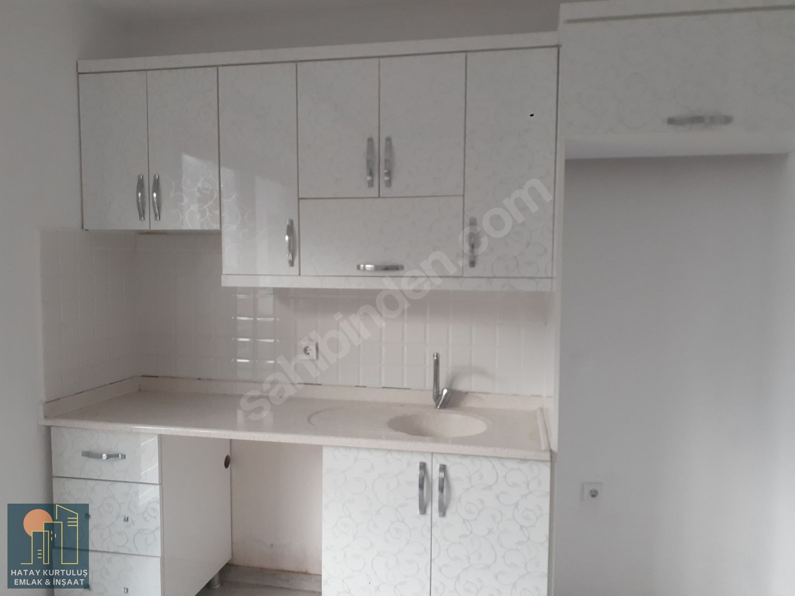 KURTULUŞ EMLAKTAN YENİŞEHİR MAHALLESİNDE SATILIK ARA KAT DAİRE - HATAY İSKENDERUN fotoğraf 5