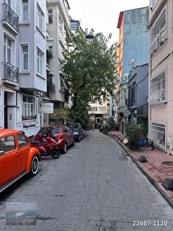 CİHANGİR DE SATILIK 2. KAT TARİHİ BİNADA KÜÇÜK DAİRE - İSTANBUL BEYOĞLU fotoğraf 22