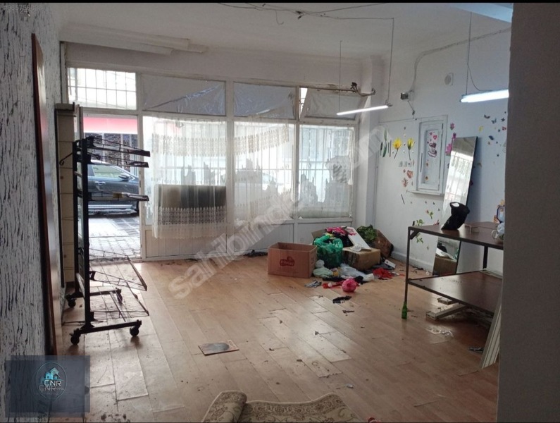 ÇNR GAYRİMENKUL'DEN 40 M² HER İŞE UYGUSNDUR - İSTANBUL KÜÇÜKÇEKMECE fotoğraf 5