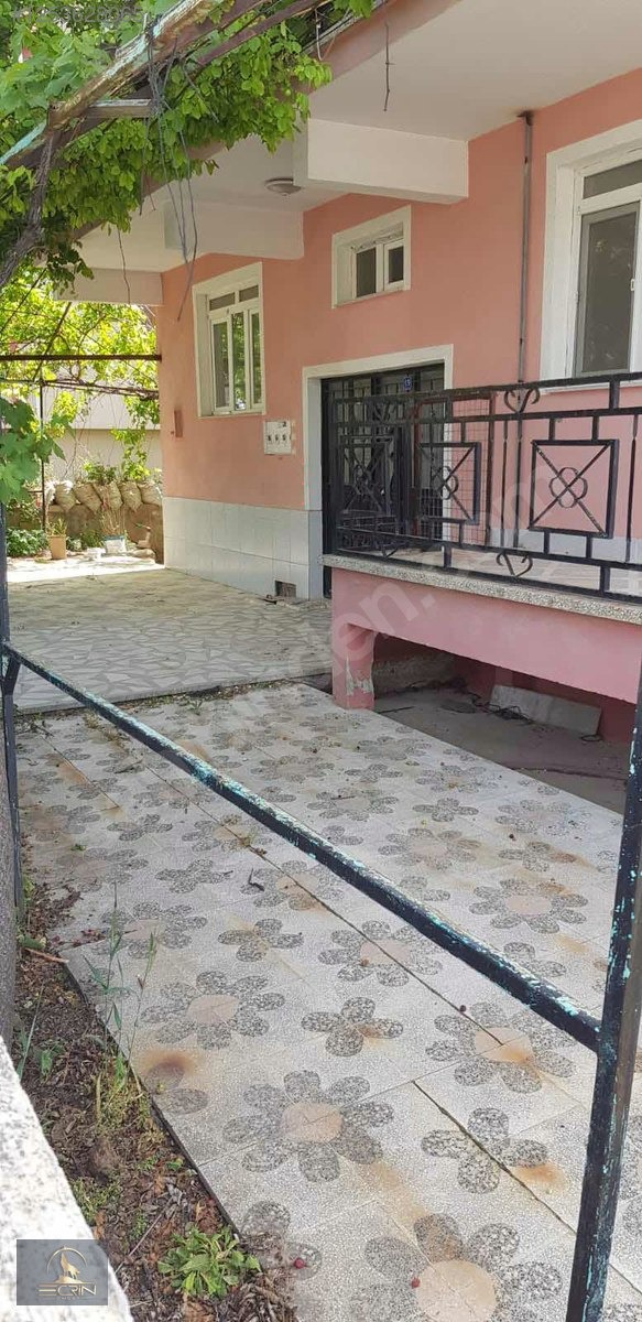 Uşak sivaslı Atatürk Mah. Satılık 3 katlı bina - UŞAK SİVASLI fotoğraf 3