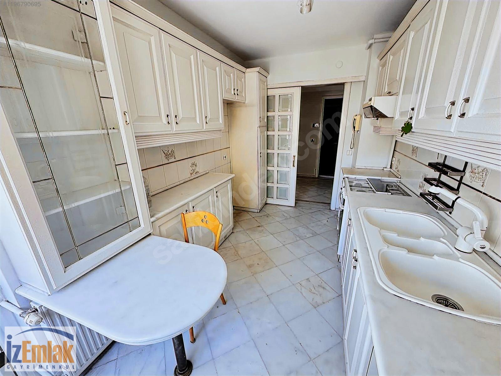 İzEmlak - Mustafabey Caddesi Yakınında 4 Oda 220m2 Satılık Daire - İZMİR KONAK fotoğraf 8