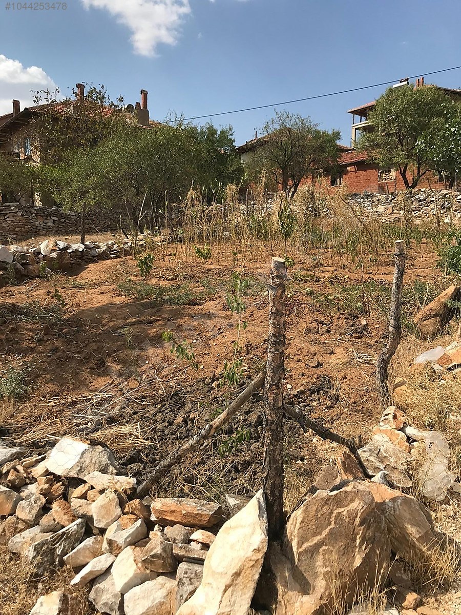 UŞAK KARAHALLI KIRKYAREN  KÖYÜNDE 171  M²  BAHÇE  SATILIKTIR  - UŞAK KARAHALLI fotoğraf 13