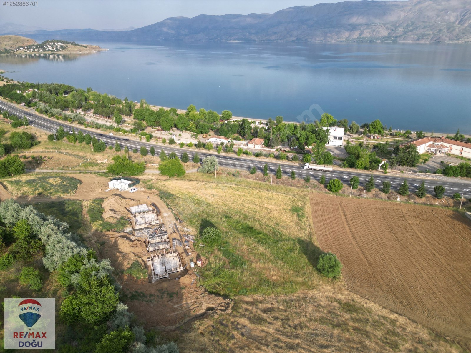 REMAX DOĞU'DAN HAZAR GÖLÜ'NDE İMARLI ARAZİ - ELAZIĞ SİVRİCE fotoğraf 7