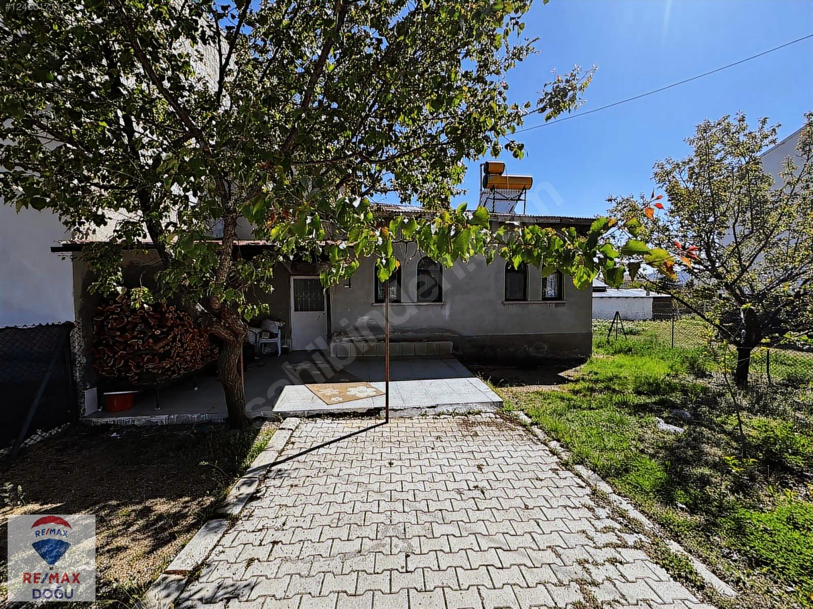 [REMAX DOĞU] Baskil Merkezde Doğayla İç İçe Satılık Bahçe Evi - ELAZIĞ BASKİL fotoğraf 4
