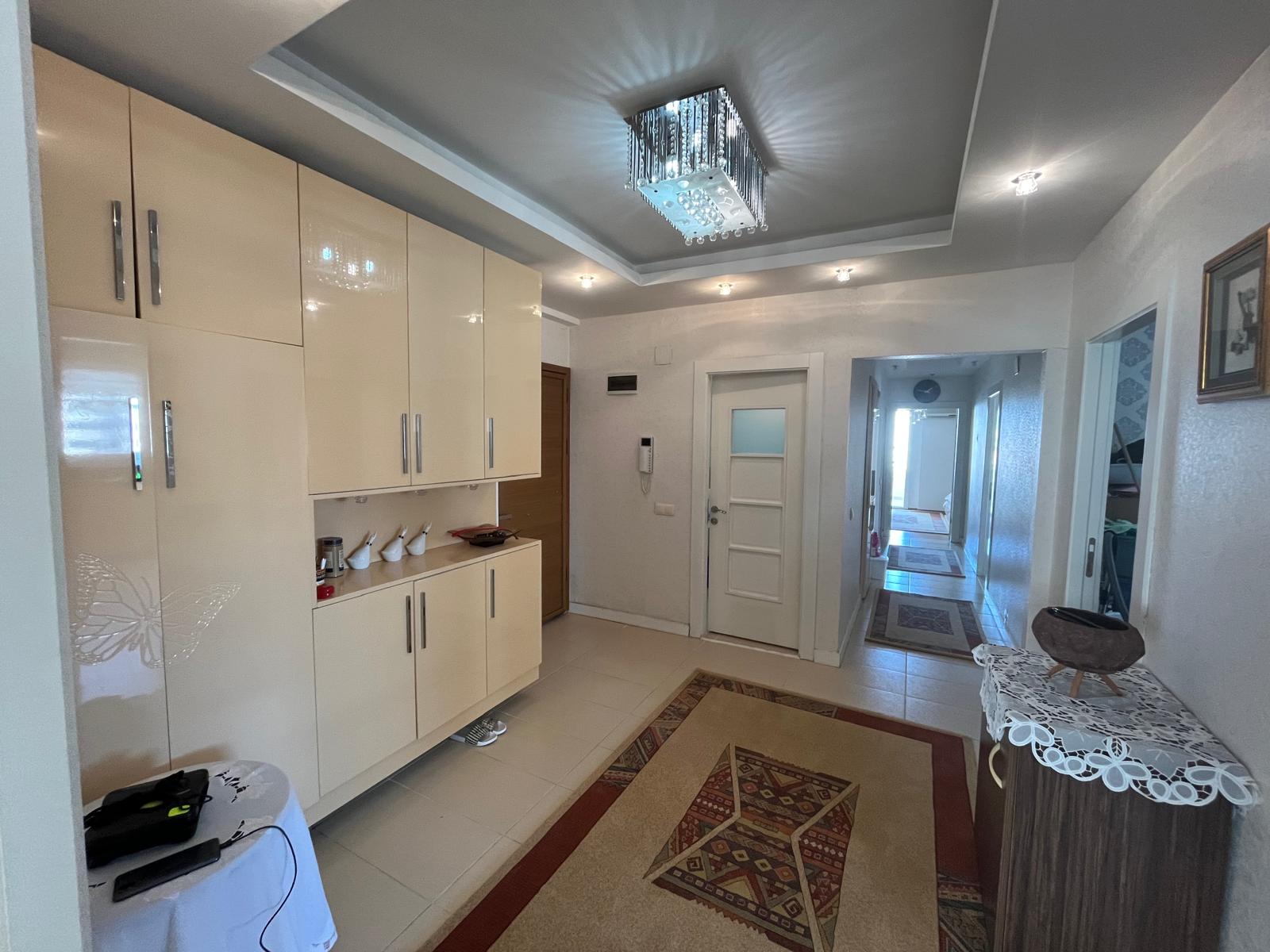 ERGÜNDEN MERKEZ MHDE HAVUZLU VATAN CAD. ÜZERİ SATILIK 3+1 DAİRE - MERSİN MEZİTLİ fotoğraf 5