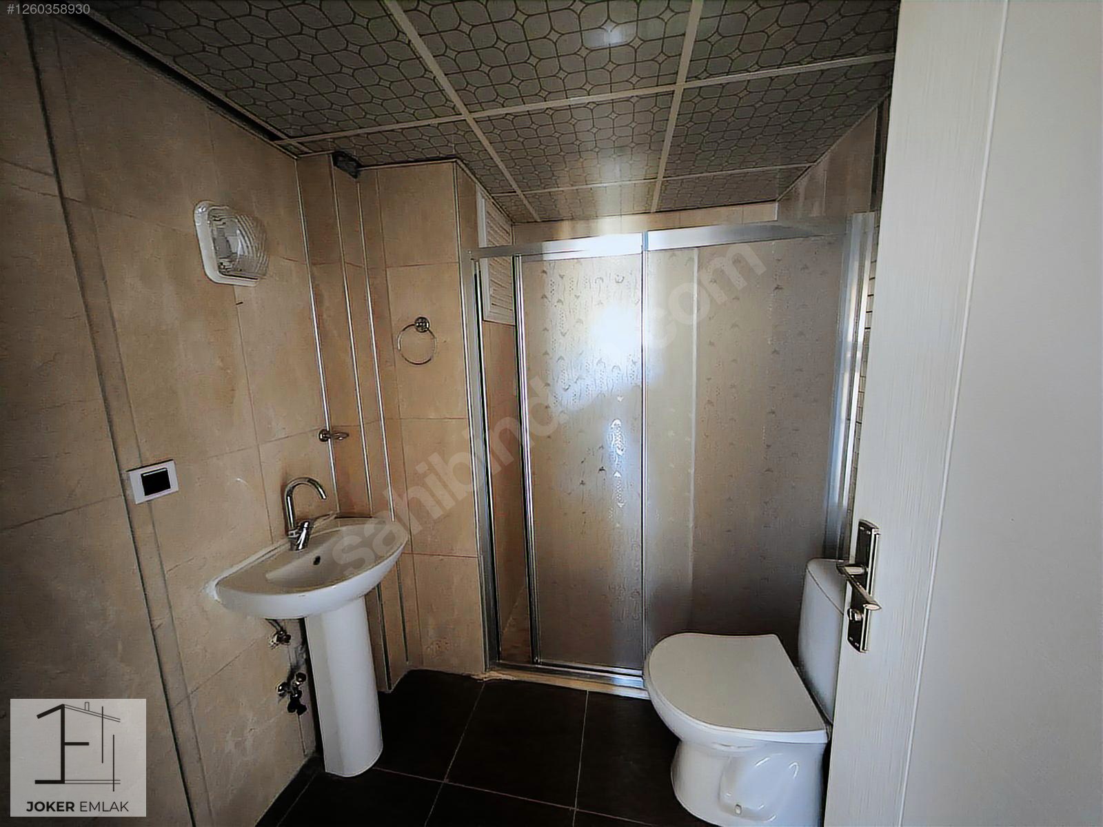 KARAAĞAÇ MAH.ZÜMRÜT CAMİ YAKINI 110 m2 SATILIK 2+1 DAİRE - UŞAK MERKEZ fotoğraf 2