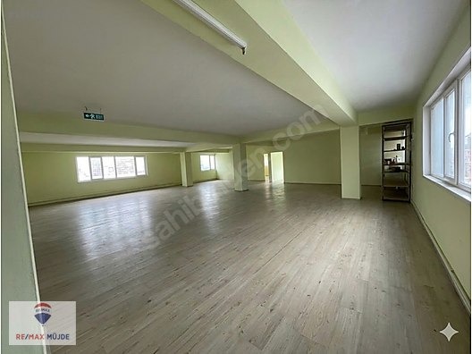 SAVAŞ CADDESİNDE 4 CEPHELİ TAM KAT KİRALIK 350 M2 - İSTANBUL GÜNGÖREN fotoğraf 21