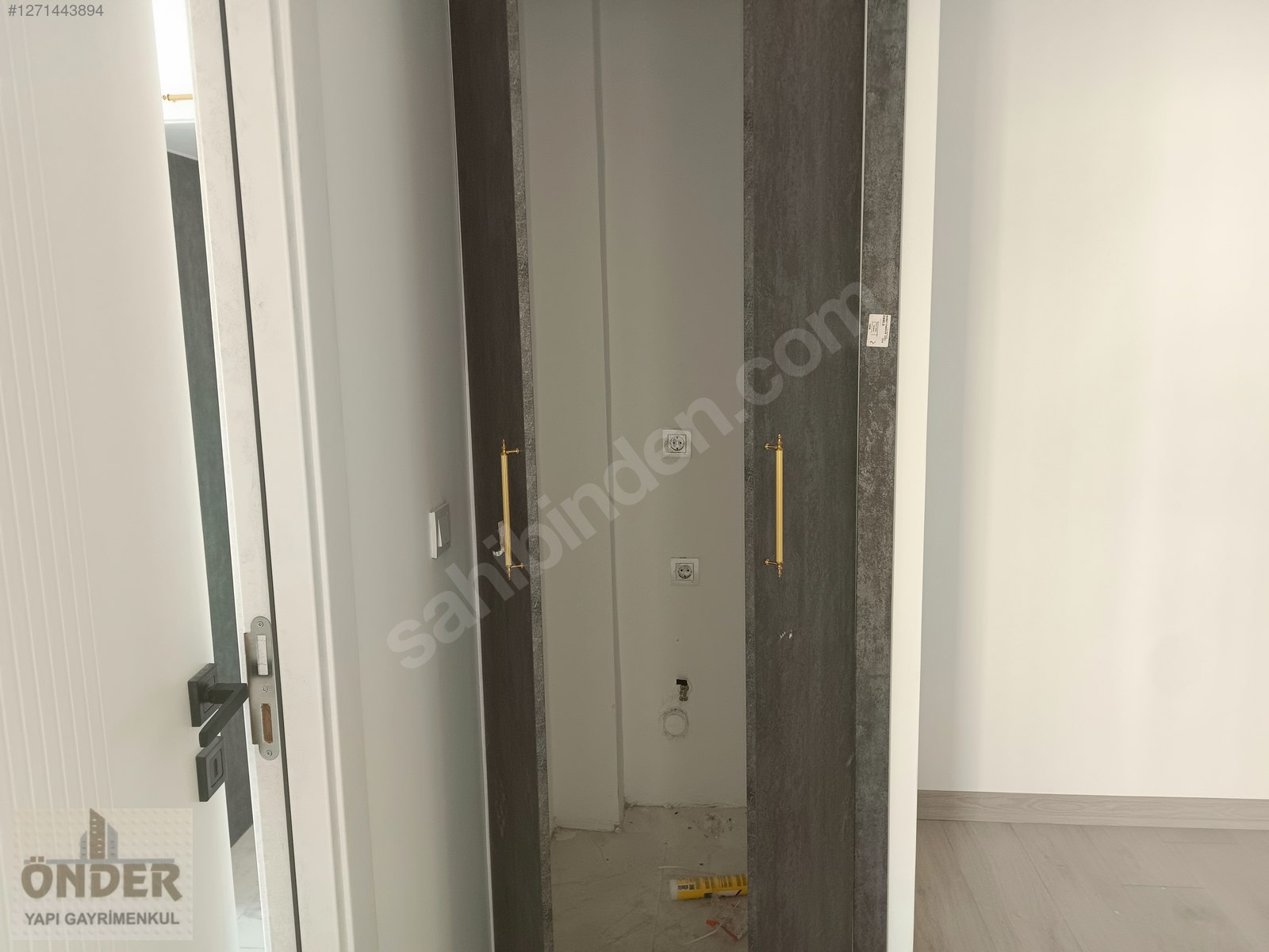 YAKACIK MEYDANDA SATILIK 3+1 DAİRE - İSTANBUL KARTAL fotoğraf 9