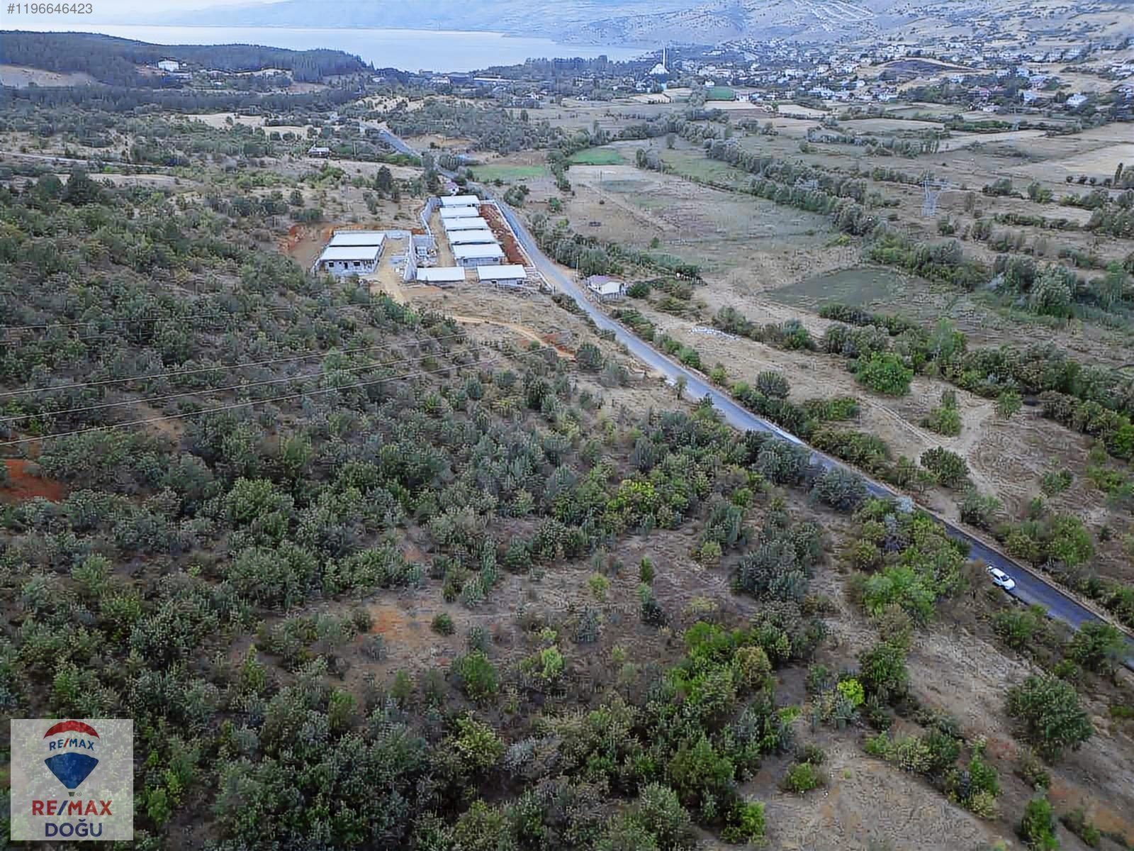 REMAX DOĞUDAN GEZİN'DE GÖL MANZARALI ARAZİ - ELAZIĞ MADEN fotoğraf 4