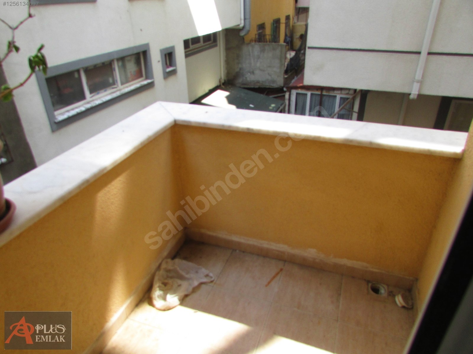 DURAĞA 1 DK. MESAFEDE 1.KT. 2+1 90m2 BALKONLU 3.850.000TL.