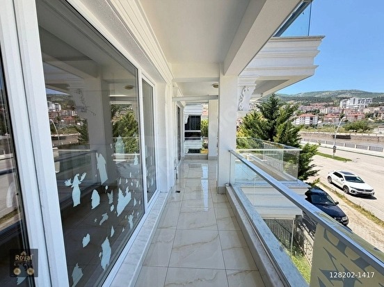 ROYAL EMLAKTAN IRMAK MANZARALI KİRALIK 3+1 HARİKA DAİRE - AMASYA MERKEZ fotoğraf 10