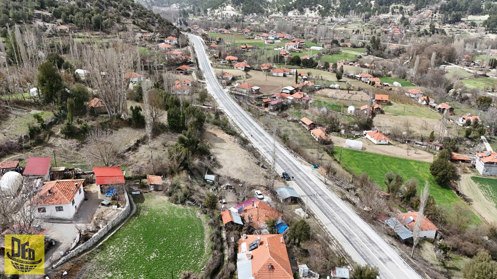 KİRAZLIYAYLA'DA FETHİYE YOLU ÜZERİNDE 764 m² İMARLI ARSA - DENİZLİ ÇAMELİ fotoğraf 3