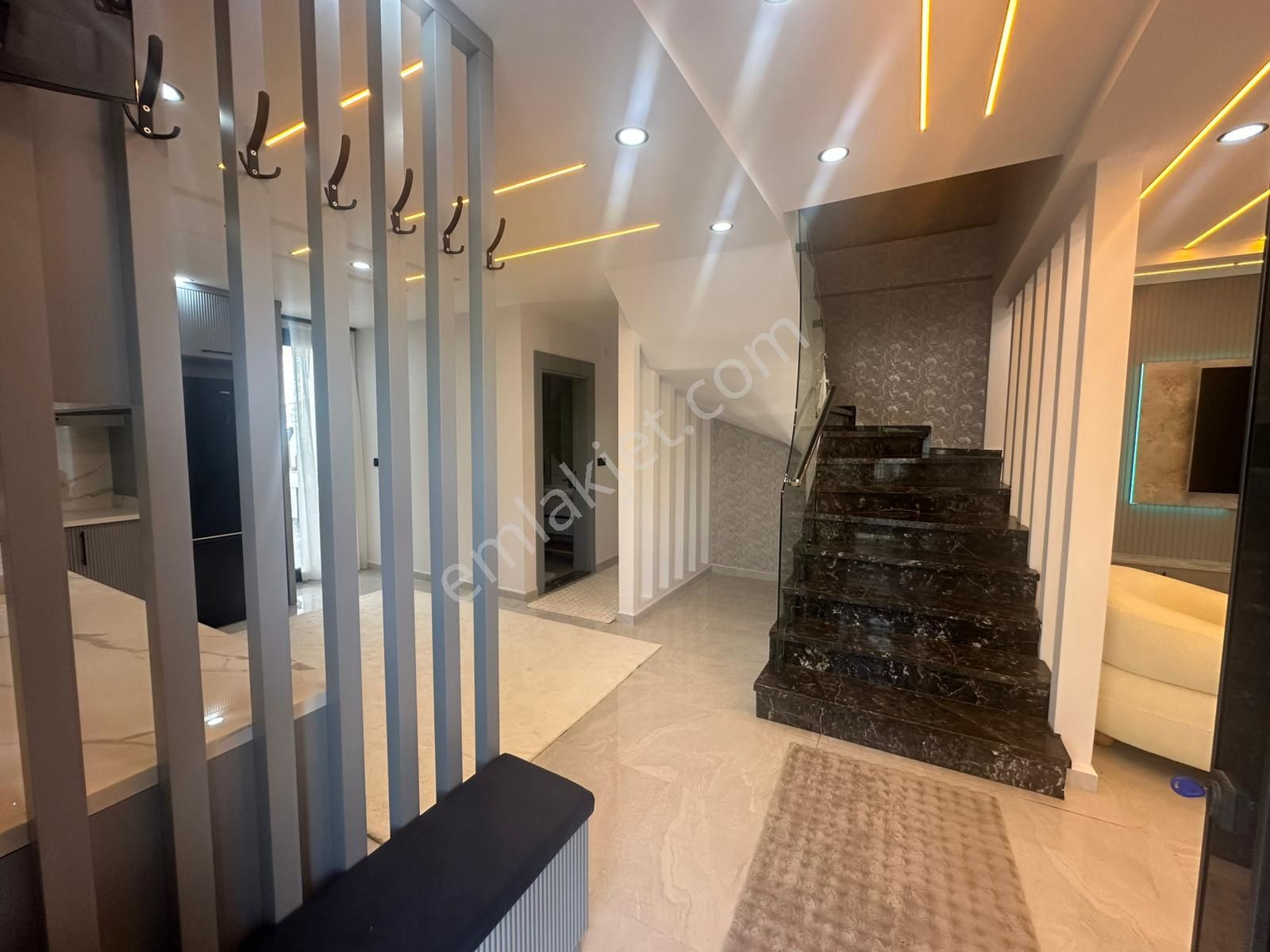 Didimde 4+1 Ayrı Mutfaklı Sıfır Yapılı Villa - AYDIN DİDİM fotoğraf 4