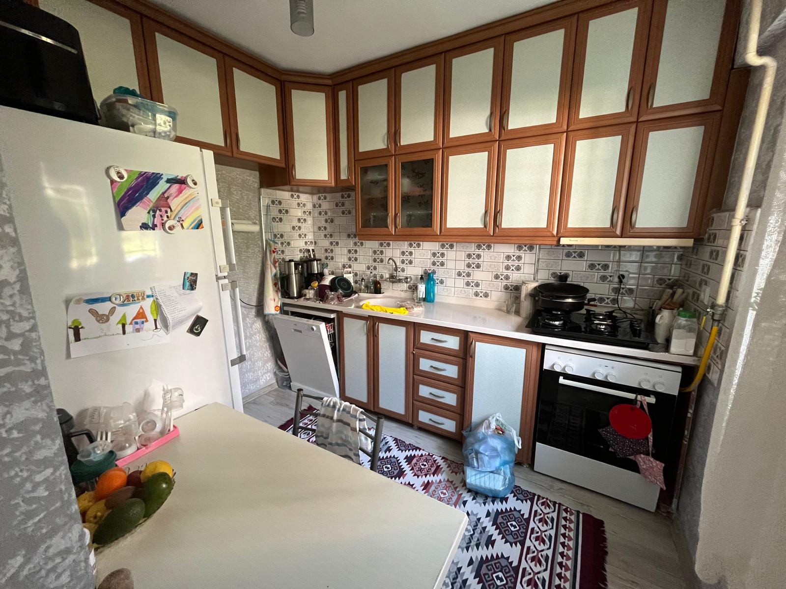 ERGÜNDEN AKKENTTE EFES SİT SATILIK DOĞALGAZLI 3+1 DAİRE - MERSİN YENİŞEHİR fotoğraf 5