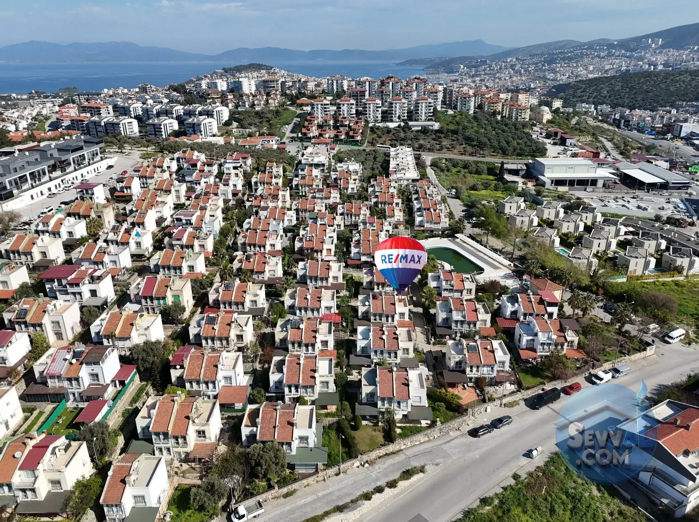 DEĞİRMENDERE MAHALLESİ EGEBİRLİK 2 ETAP BAHÇE KATI 3+1 SATILIK DAİRE - AYDIN KUŞADASI fotoğraf 3
