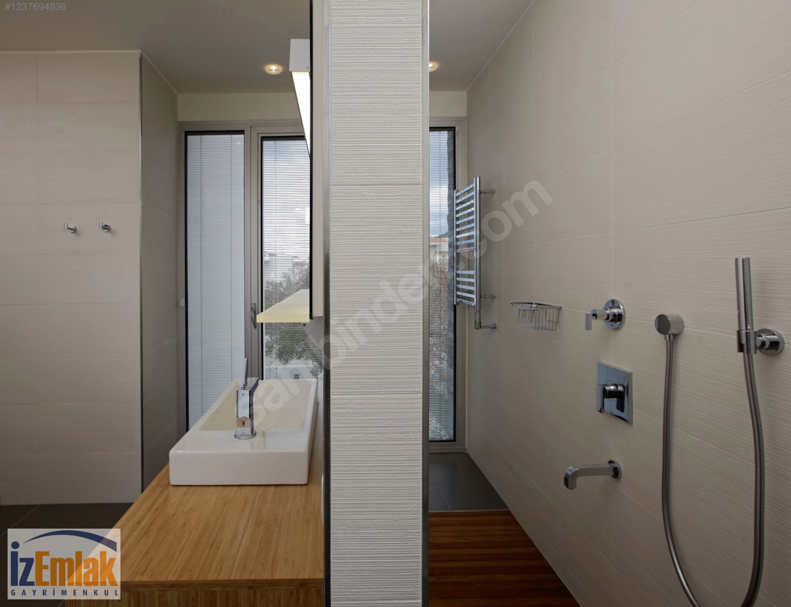 İz Emlak'tan Ilıca'da 5+2 Çok Geniş Bahçeli Havuzlu Villa - İZMİR ÇEŞME fotoğraf 9