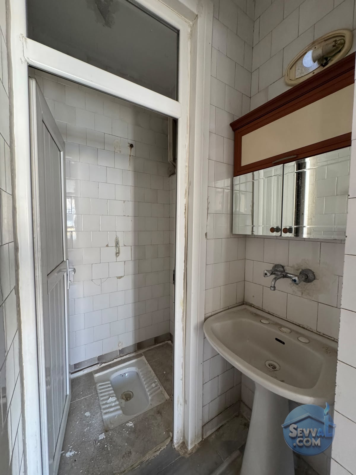 AKİF ERSOY CADDESİ. 5. KAT 3+1 ODALI 160 m2  ÇİFT CEPHELİ 2 BALKONLU  - ŞANLIURFA HALİLİYE fotoğraf 4