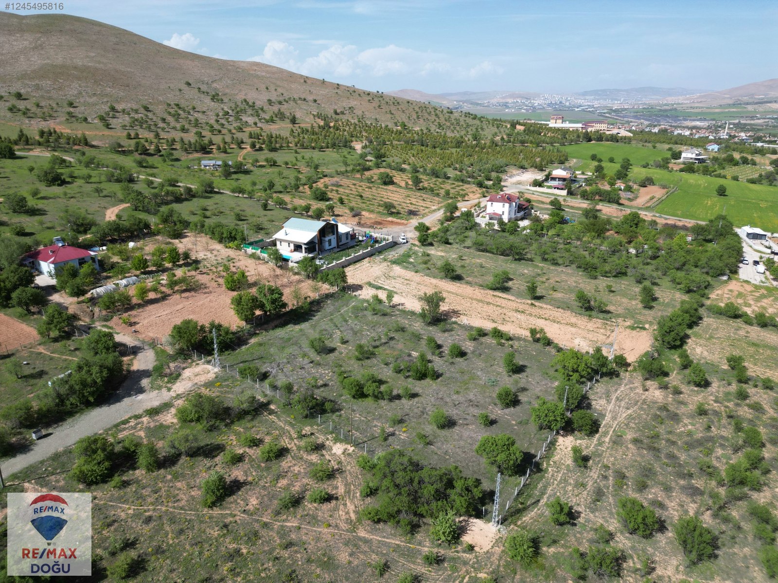 REMAX DOĞUDAN İMARA 100 METRE HANKENDİDE 3.1 DÖNÜM ARAZİ - ELAZIĞ MERKEZ fotoğraf 2