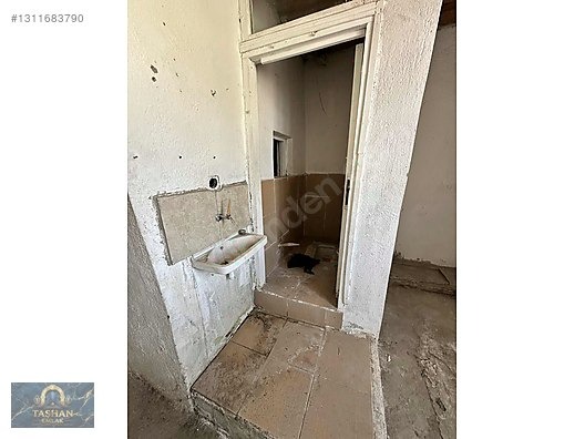 GÖKMEDRESE MAHALLESİNDE 3 KATLI SATILIK MÜSTAKİL EV - AMASYA MERKEZ fotoğraf 10