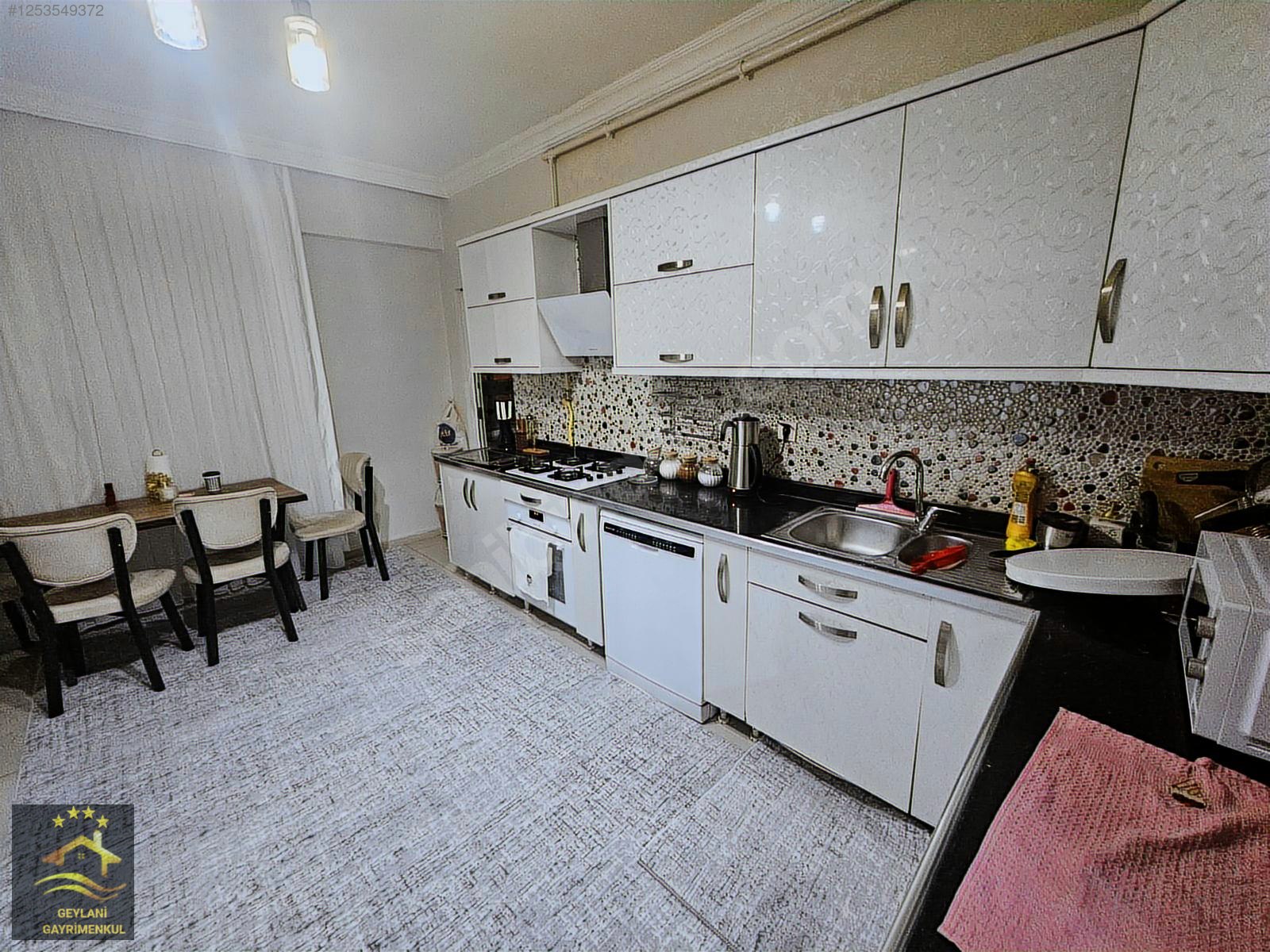GEYLANİ EMLAKTAN ECE SİTESİNDE ARAKAT SATILIK DAİRE 3.KAT. - ŞANLIURFA HALİLİYE fotoğraf 2