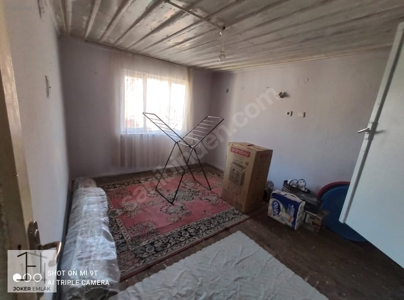 KÜÇÜK ÇARŞI ÜÇGEN PARK YAKINI 3 KATLI SATILIK MÜSTAKİL EV - UŞAK MERKEZ fotoğraf 3