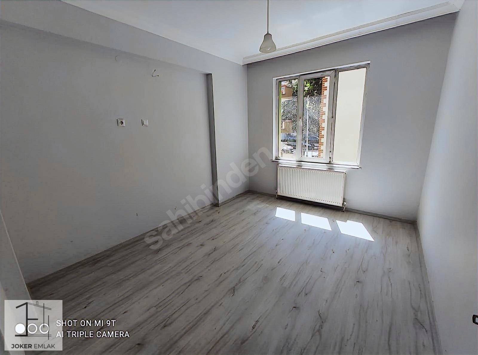 CUMHURİYET MAH. ATA PARK VE FİLE MARKET YAKINI SATILIK 2+1 DAİRE - UŞAK MERKEZ fotoğraf 3