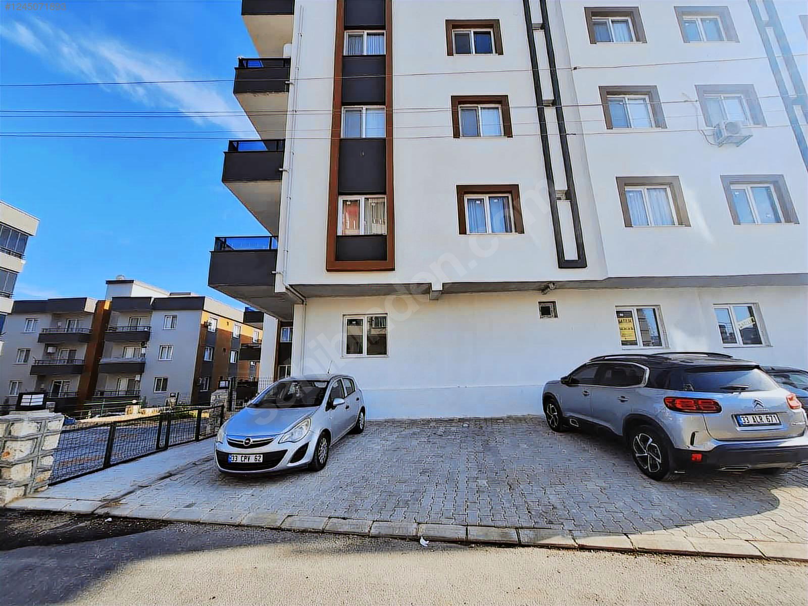 Mutlu emlaktan sarıcalarda Anadolu lisesi yanı 2+1 daire - MERSİN SİLİFKE fotoğraf 4