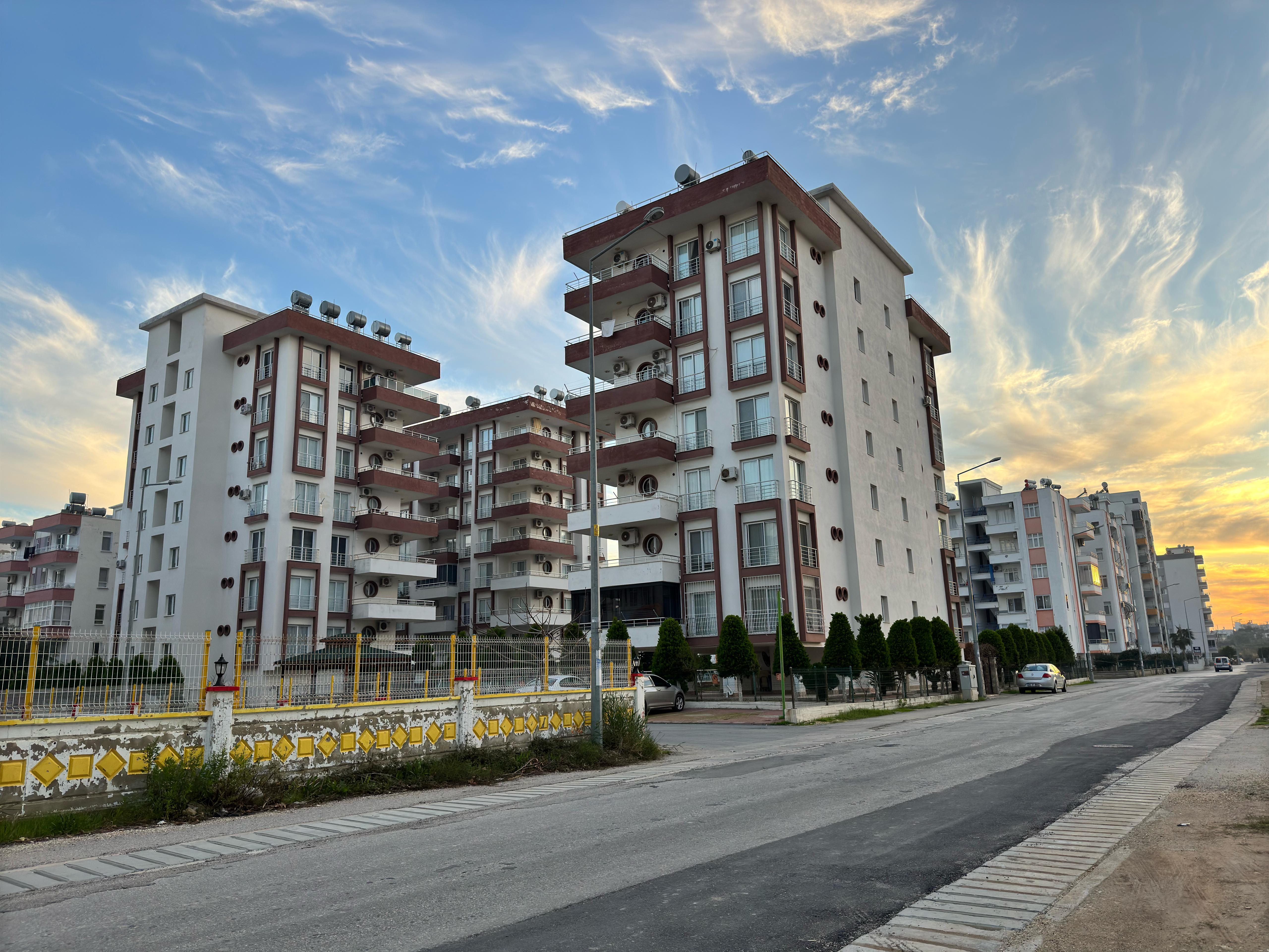 ATAKENT MAHALLESİNDE SATILIK SİTE İÇERİSİNDE EŞYASIZ DAİRE - MERSİN SİLİFKE fotoğraf 16
