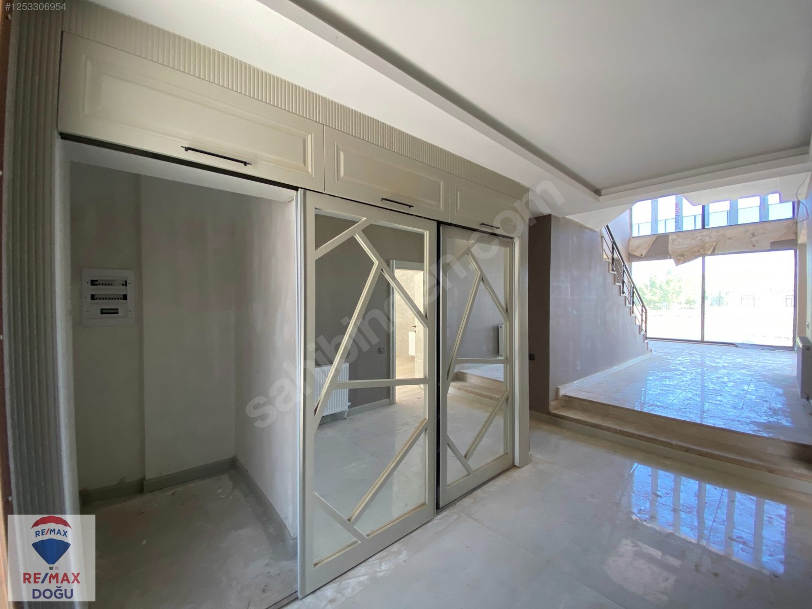 [REMAX DOĞU] FLORA'DA BAHÇELİ + HAVUZLU TRİPLEX VİLLA - ELAZIĞ MERKEZ fotoğraf 11