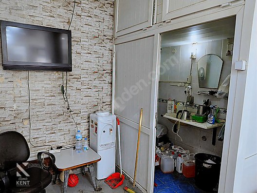 Bayraklı Sevgi Yolu Yan Sokağın'da Satılık 36 m2 Kiracılı Dükkan - İZMİR BAYRAKLI fotoğraf 2