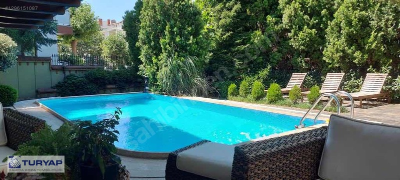 Bayramoğlu Ada İçi Havuzlu Otoparklı Müstakil Villa