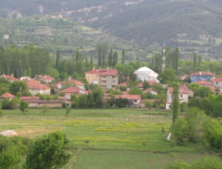 KÜTAHYA GEDİZ YAĞMURLAR'DA 4.301M² TARLAMIZ SATILIKTIR - KÜTAHYA GEDİZ fotoğraf 7