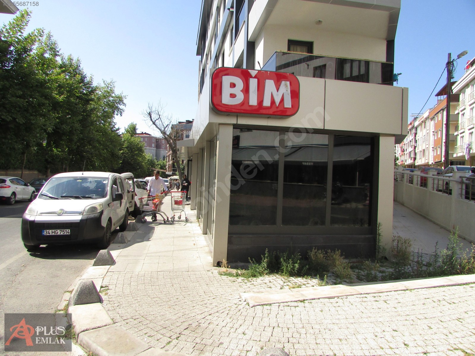 Cadde üzerinde iskanlı 250m2 depolu kiracılı 18000000tl