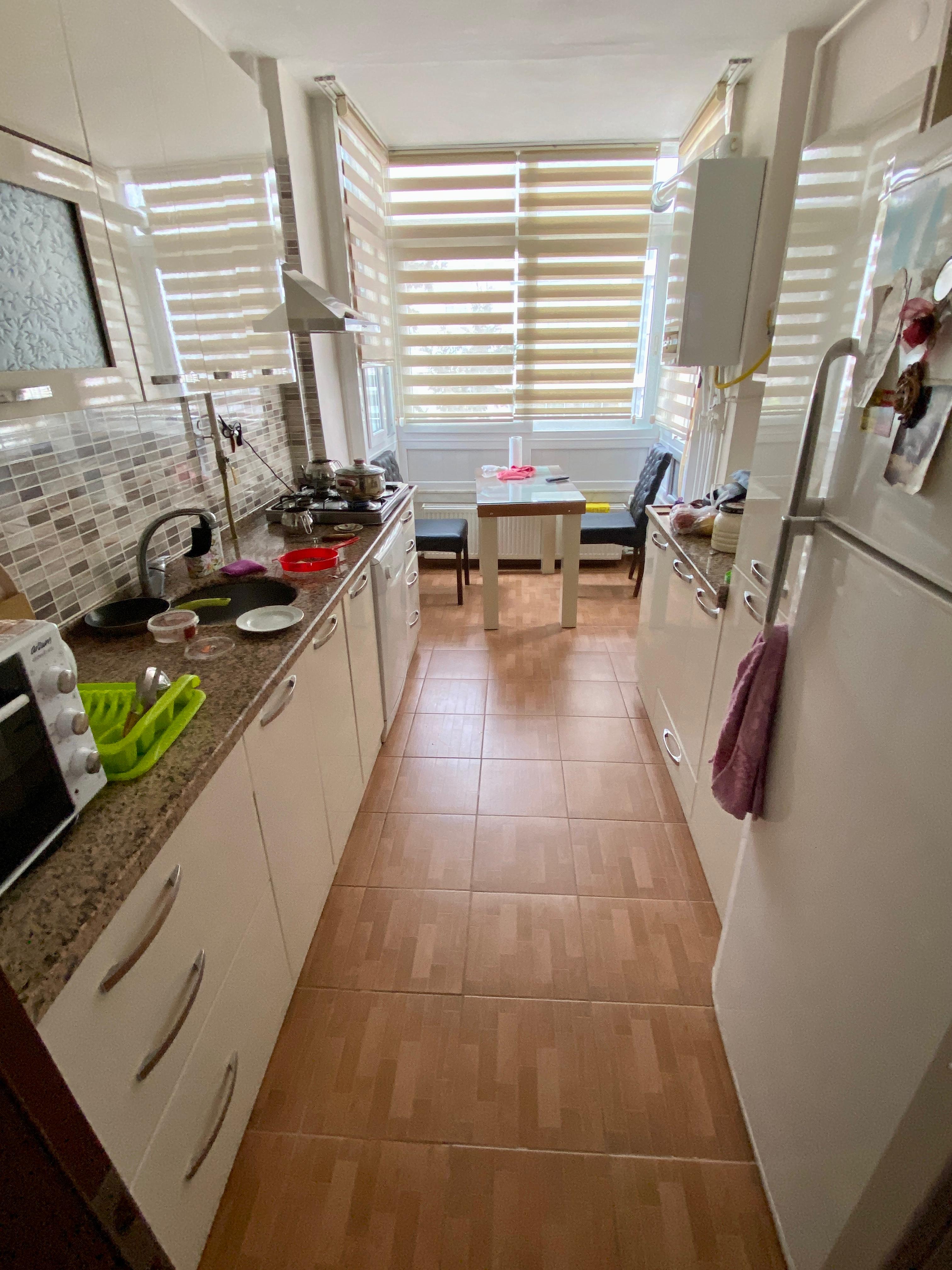 FIRSAT DAİRE DOĞALGAZLI GENİŞ OTURUMLU İÇİ FUL YAPILI 3+1 DAİRE - MERSİN MEZİTLİ fotoğraf 6
