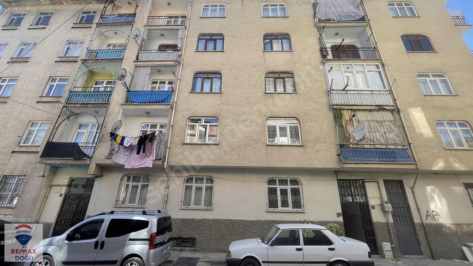 REMAX DOĞU'DAN AKPINAR MAHALLESİNDE 3+1 SATILIK DAİRE - ELAZIĞ MERKEZ fotoğraf 2