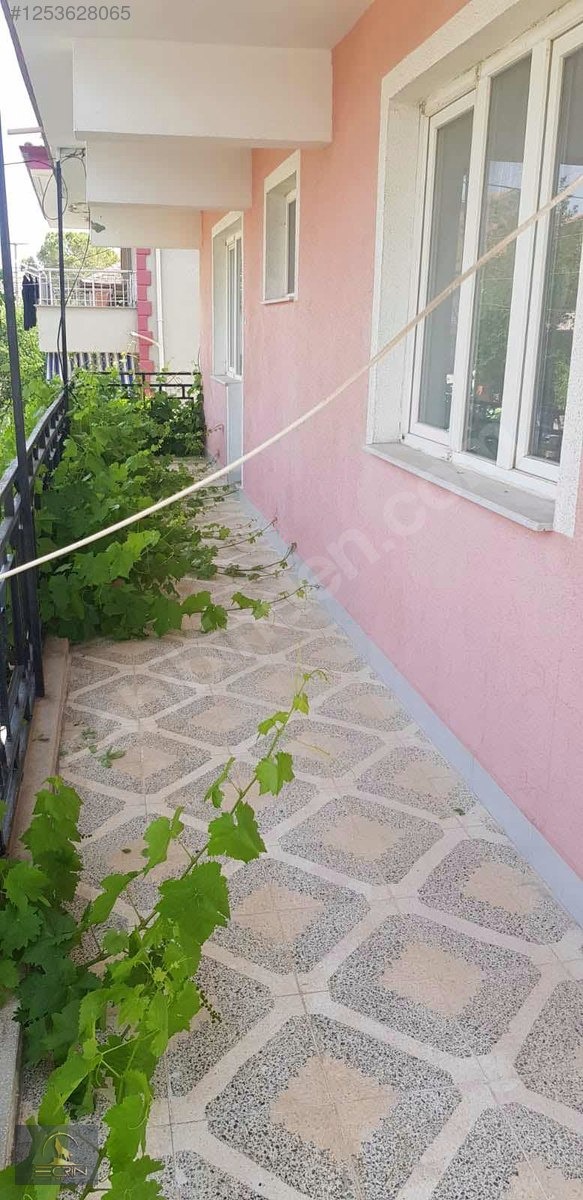 Uşak sivaslı Atatürk Mah. Satılık 3 katlı bina - UŞAK SİVASLI fotoğraf 6