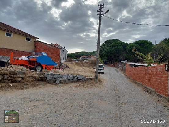 BERGAMA KOZAK GÖBELLER MAH DE 240 M2 ARSA MÜSTAKİL TAPU ÖNÜ PARSEL YOL - İZMİR BERGAMA fotoğraf 4