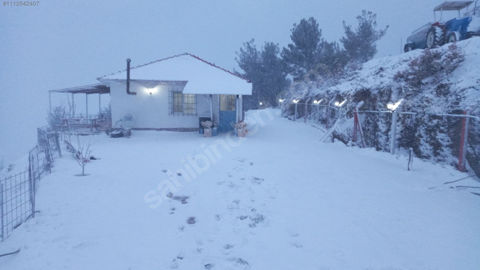 Tarla vasfında köy içi 9.133m2.tek tapulu 1+1 ev. tamamı telcit - MANİSA AKHİSAR fotoğraf 19
