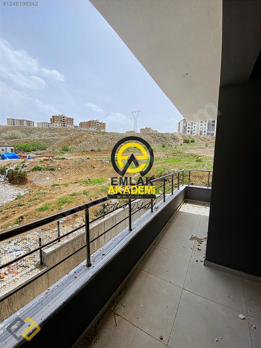 AKADEMİDEN ÜNİVERSİTE YOLUNDA SATILIK LÜX 3+0 DAİRE - YOZGAT MERKEZ fotoğraf 4