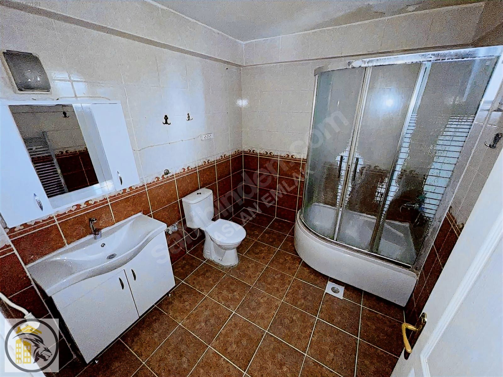ASLAN EMLAK'TAN FATİH MAH. MERKEZDE GENİŞ SATILIK 3+1 DAİRE - KÜTAHYA MERKEZ fotoğraf 8