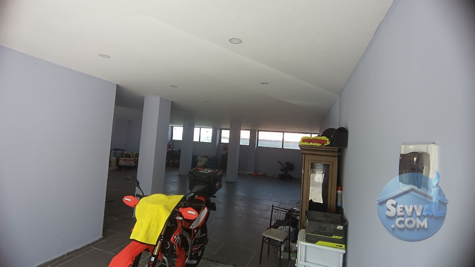 ENKA GYO'DAN KİRALIK 180+220 M2 CADDE ÜZERİNDE DUKKAN MAGAZA - Kocaeli Başiskele fotoğraf 4