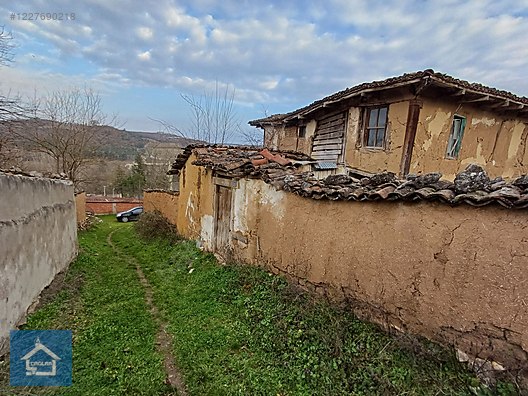 ÇAĞLAR'DAN YAZILI MH.DE KÖY İÇİ 632m2 ARSA İÇİNDE ESKİ KÖY EVİ
