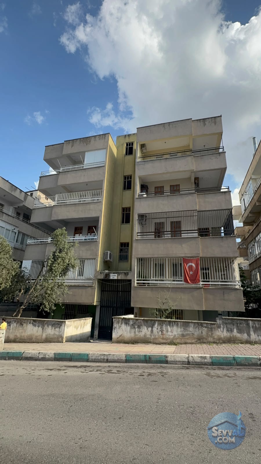 AHMET ERSEVEN MAH. DÜZ GİRİŞ KAT 4 ODALI 140 m2 DOĞALGAZLI İÇİ FULL YAPILI SATIL - ŞANLIURFA HALİLİYE fotoğraf 3