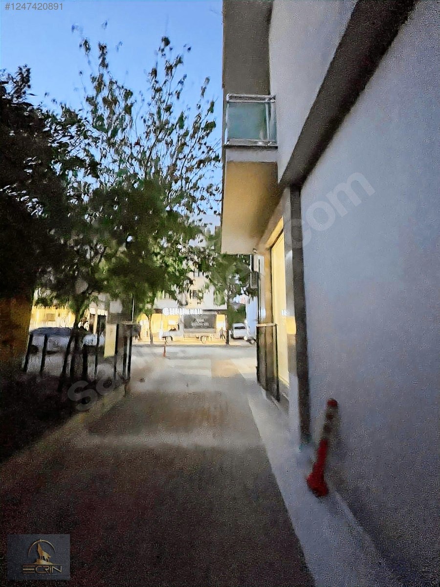 düştü Atatürk Mah. 2+1 110m2 cadde üzeri köşe daire satılık - UŞAK MERKEZ fotoğraf 3
