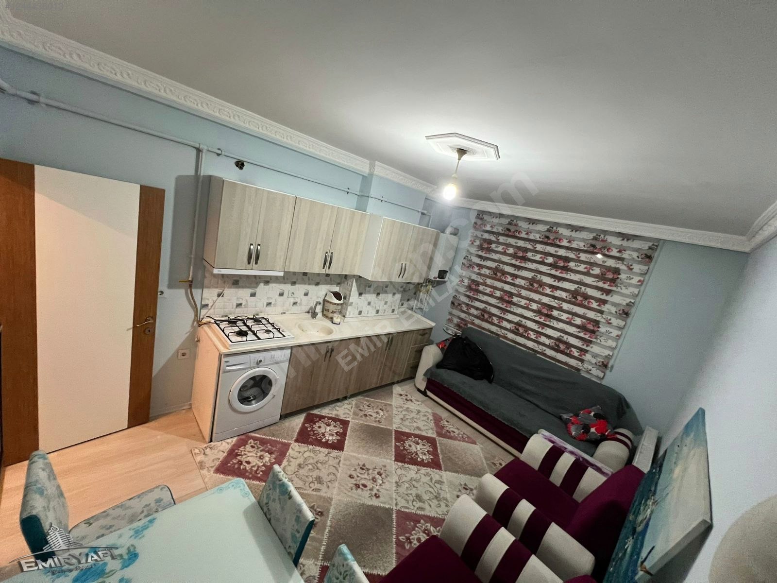 EMİR EMLAKTAN ŞEHRİN GÖBEĞİNDE ARAKAT 1+1 EŞYALI DAİRE - KARS MERKEZ fotoğraf 4