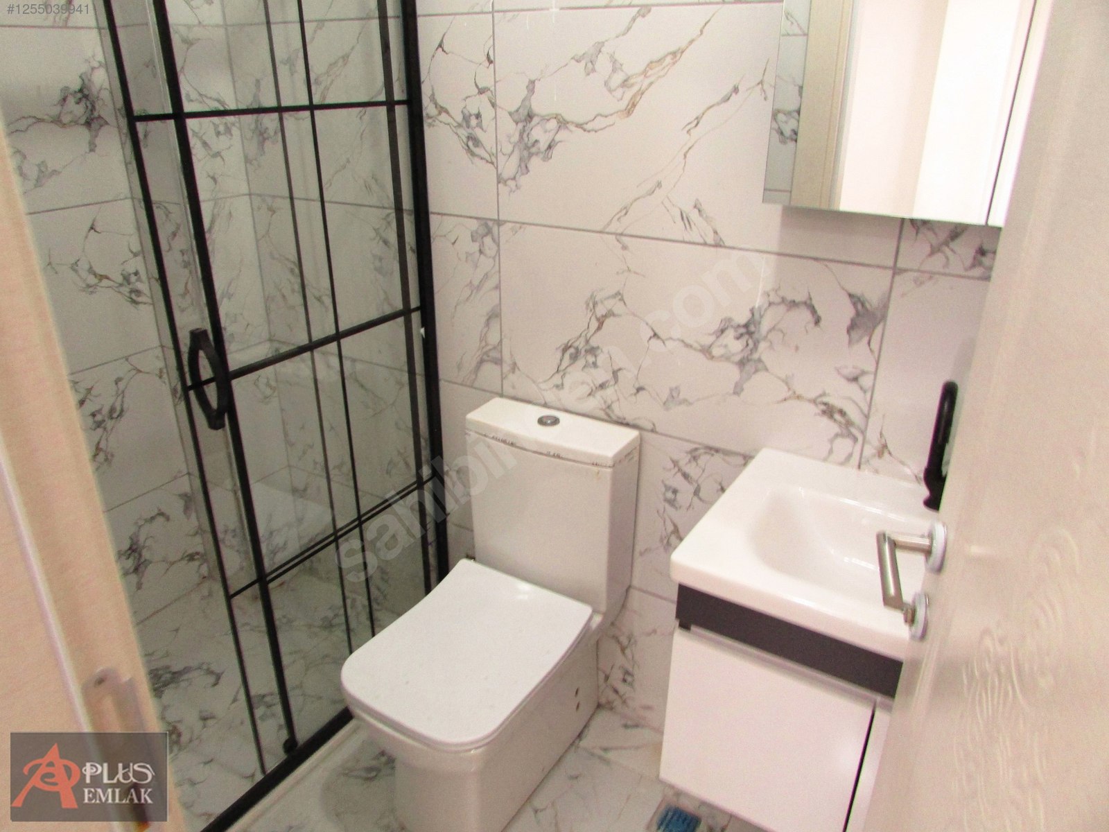 KAPALI OTOPARKLI HER KATTA TEK DAİRE 3+1 140M2 ARAKAT 7500000TL - İSTANBUL SANCAKTEPE fotoğraf 2