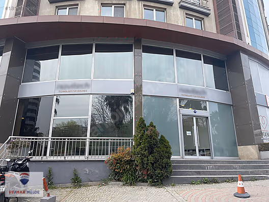 KİRALIK ,MÜSTAKİL GİRİŞLİ ,E5 ÜZERİ ,900 M2 PLAZA KATI ! - İSTANBUL ZEYTİNBURNU fotoğraf 2